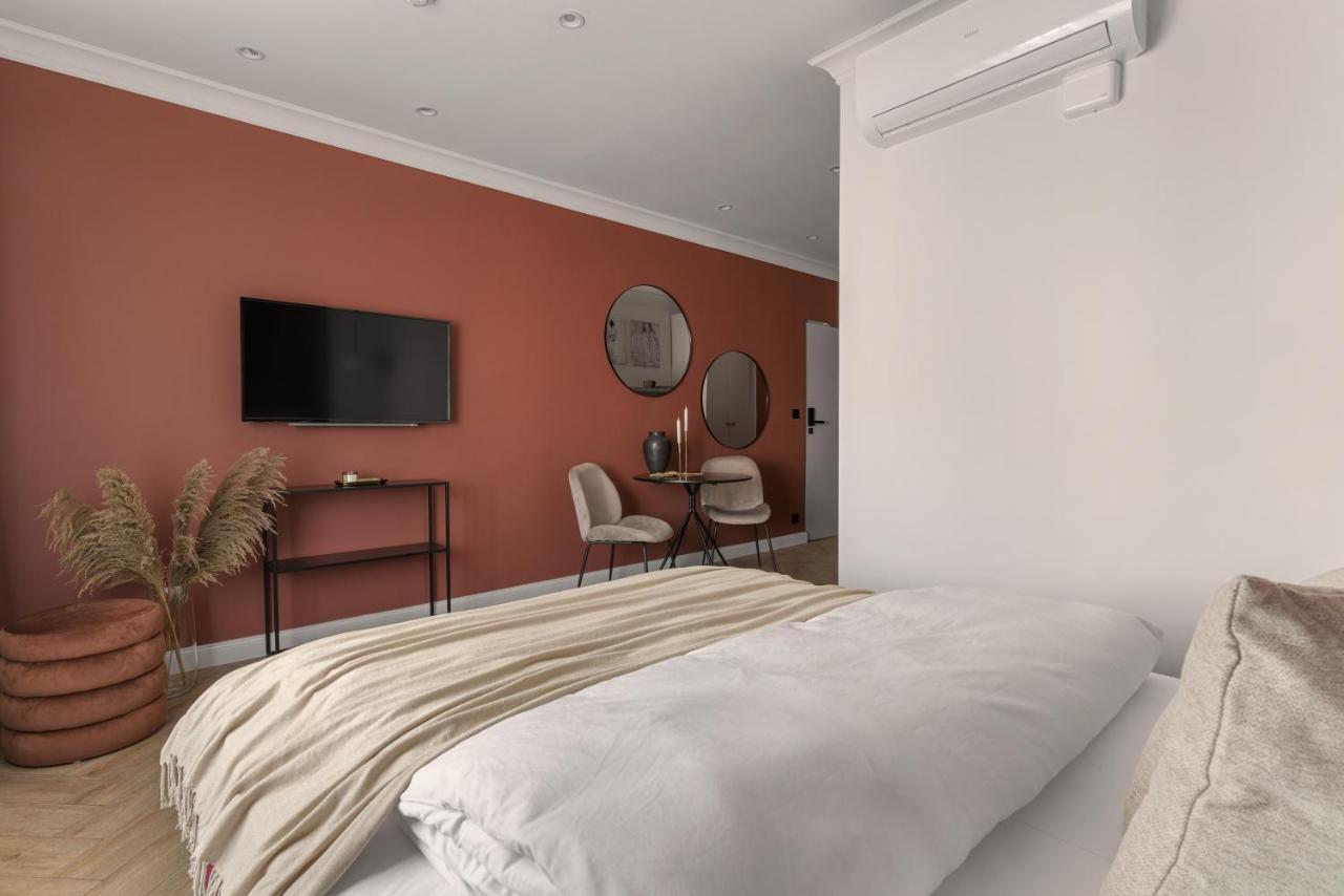 Apartio Rooms Катовице Екстериор снимка